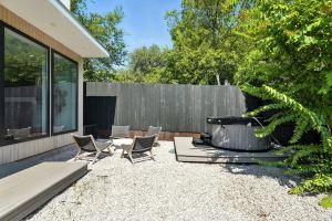 The Lunith Retreat, Stylish Casita w/ hot tub Hotel, Austin