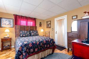 Gettysburg Retreat Best place to stay in! Pre-Civil War Home Apartments, Gettysburg