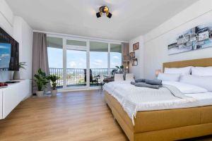 Primero Top-Apartment I 35qm Balcony Great View 22fl. I Center Kongress, Augsburg