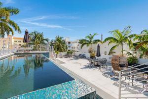 Roami at Collins Ave Penthouse, Miami Beach