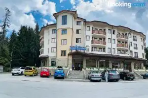 Studio Kris Villa Park