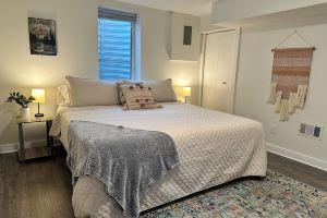 Spacious Apartment Minutes from Downtown!, Denver