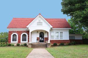 Elvis Era Decor and Modern Kitchen Amenities - Charming Retro Haven Hotel, Waco