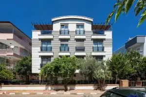 Loi Suite Hotel, Lara