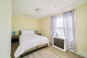 Renovated One Bedroom in Downtown close to the beach, Falmouth