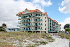 Family Friendly Condo: Building is DIRECTLY on Gulf! Apartments, St Pete Beach