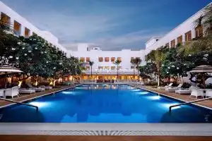 Taj Connemara, Hotel