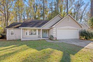 Fenced Yard and Outdoor Deck - Spacious Stylish Sanctuary Apartments, Tallahassee