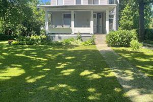 2-bedroom 19th centry Victorian apartment with AC, WiFi, Des Moines