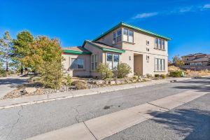 Beautiful Sunsets at 3BR Villa in, Reno