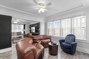 Charming 4-bedroom house with WiFi and AC in marvelous, Milwaukee