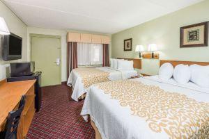 Days Inn & Suites by Wyndham on I-44, Springfield