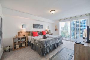 City Views Condo on 31st F at Brickell Apartments, Miami