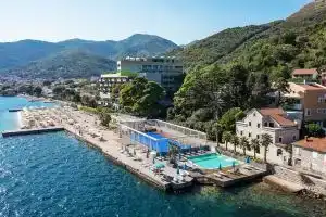 Carine Hotel Park, Biela