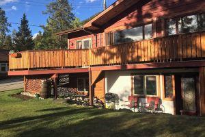 Spacious private king suite steps to DT Hotel, Banff