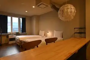 Tug-B Bar & Hostel, Otaru