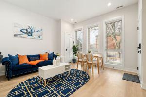 Private Space with Modern Amenities and Free Parking - Charming Serenity Hotel, Chicago