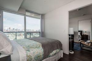 Life Suites Soho 2 Bed - 2 Bath CN Tower View, Toronto