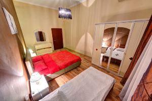78 street Saksaganskogo Hotel, Kiev