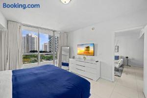 Luxury 1 Br Condo W Icon Brickell-Waterviews Apartments, Miami