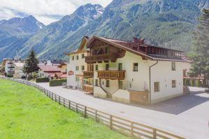 Falkner Hotel, Laengenfeld