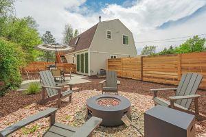 The Hive Downtown: ☀️Hot Tub +🍷Patio + 🔥Fire pit Hotel