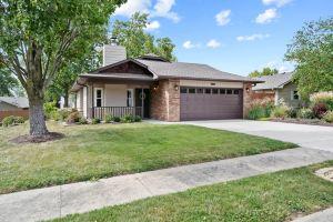 Spacious Backyard and Fully Stocked Kitchen - Cozy Tranquil Haven Apartments, Columbia