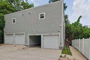 Luxury Midtown Studio - King Bed + Sealy Sleeper Sofa - Steps from FSU & Capital, Tallahassee