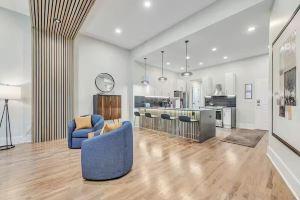 Bright and Sunlit 3 Bdrm 2 Bath Hotel, Cincinnati