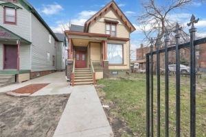 2nd-floor Retreat in Vibrant 2 Bedroom, Windsor