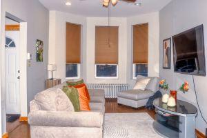 3-bedroom apartment in Medical District, 5 mins from United Center, Chicago