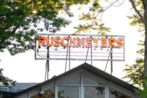 Ruschmeyers #14 - Dlx Queen Hotel, Montauk