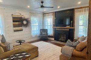 Remodeled home, close Magnolia, Cameron Park, downtown/Baylor University Apartments, Waco