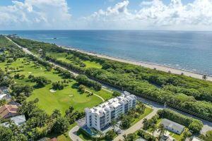 Lux 2 Bedroom - 2 Bathroom w/Balcony Directly Across from the Beach -, Boca Raton