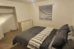 3-bedroom house in welcoming with WiFi, AC, Albuquerque