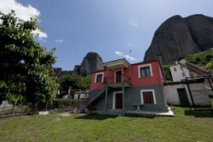 Fani's House under Meteora, Kalambaka