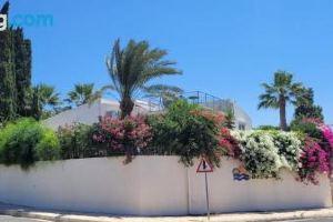 Villa Neyla Four Bedroom Beach Front, Coral Bay