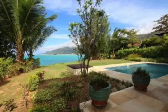 Paradise House Island Seychelles, Eden Island