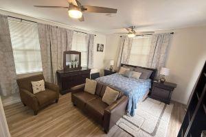 Spacious 5 Bedroom Home, two blocks to FSU. Oversized parking for up to 8 cars, Tallahassee