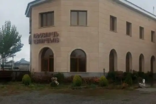 VanHotel, Sevan