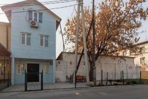 Charming 2-bedroom cottage in serene, Tashkent