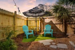 Charming Home and Carriage House - Cozy Family Getaway, Charleston