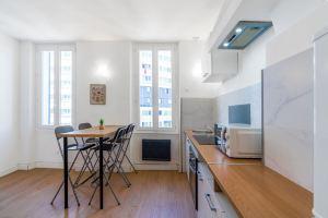 Attractive 2-room apartment, renovated, near St Charles station, Marseille