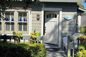 Charming Cottage in-by-the-Sea. Blocks from downtown and the beach!, Carmel