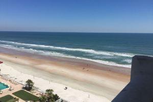 Spacious, updated 1 bed/1 bath condo with gorgeous ocean views Apartments, Ormond Beach