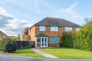 Kidlington 3 Br House with Parking & Large Garden, Oxford
