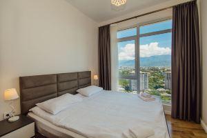 ROION Luxury 1BR & Pool Oasis E1811 Apartments, Batumi
