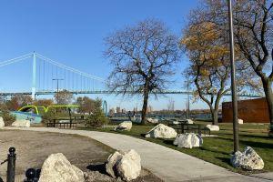 Cozy 1 bedroom Apartment Downtown Detroit, Windsor