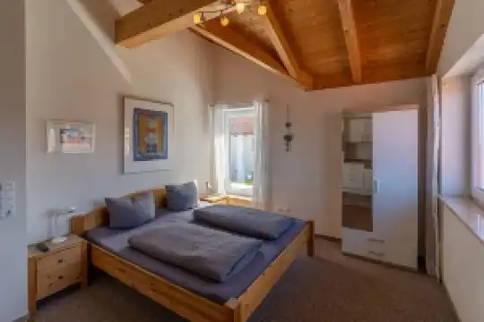 Astara- complete house in prime location with private garden, Schwangau