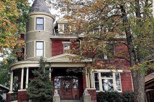 Victorian for 30+ Guests, 5 Min to Downtown, Cincinnati